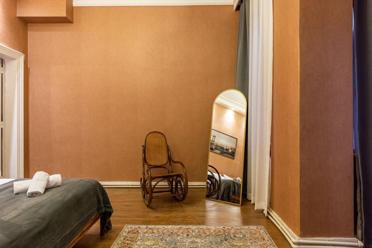 Historical Flat With A Lovely Sea View In Beyoglu Κωνσταντινούπολη Εξωτερικό φωτογραφία